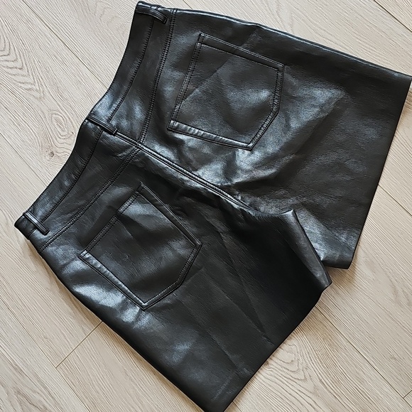Wilfred Mercury High Waisted Vegan Leather Pleather Shorts, Size 12 - Picture 15 of 15